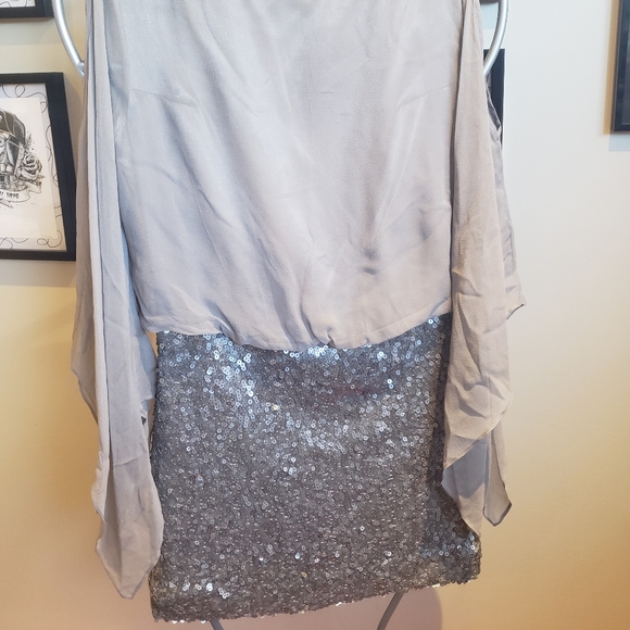 *BNWT* GUESS By Marciano Dress🤍 - Picture 4 of 5